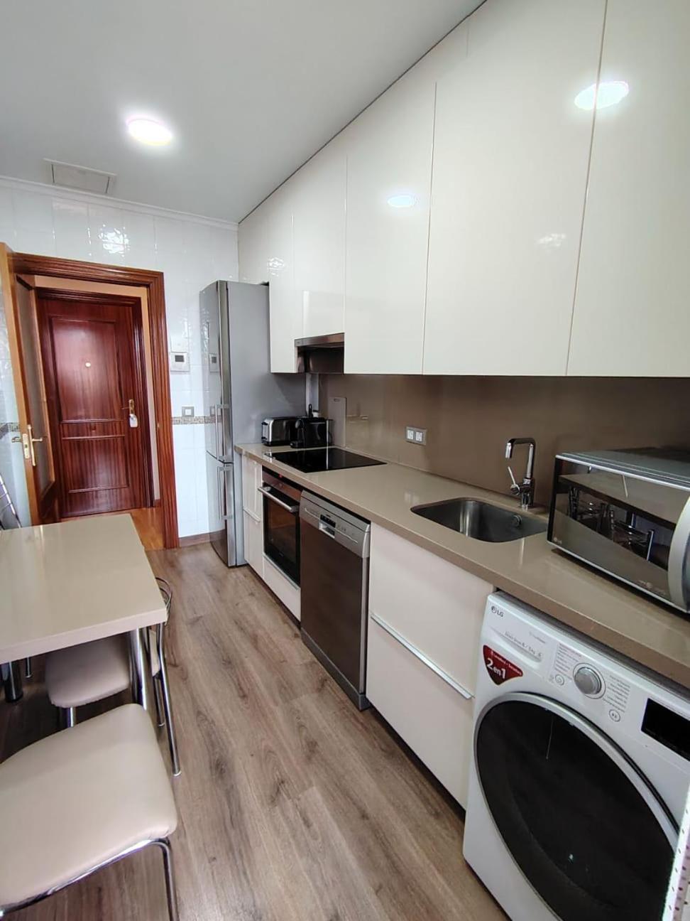 Avello Con Parking Apartamento Oviedo