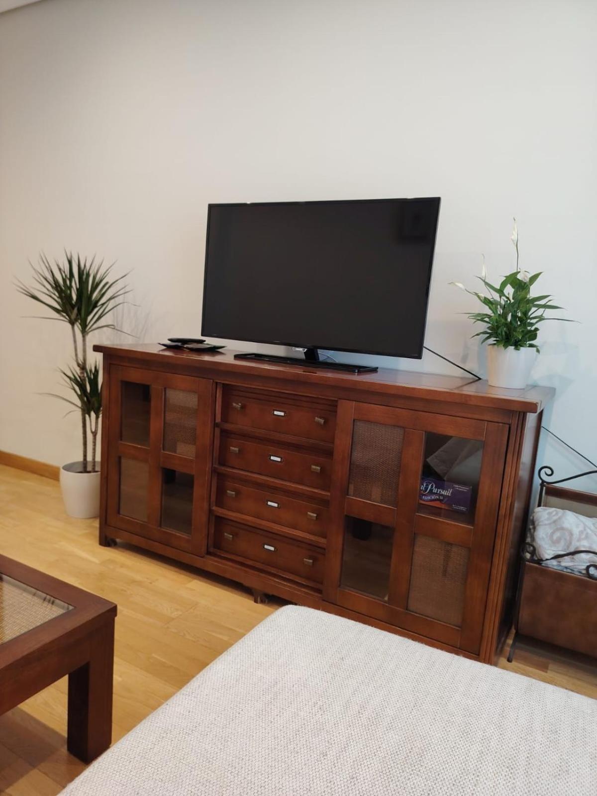 Avello Con Parking Apartamento *